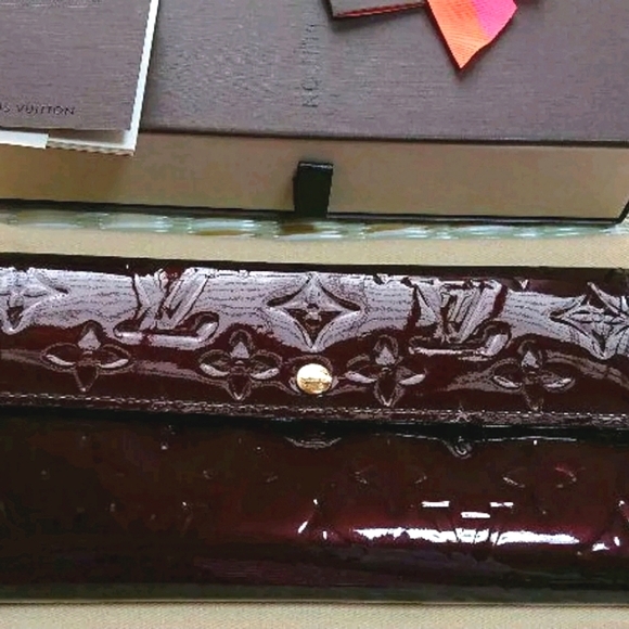 Louis Vuitton Long Vernis Sarah wallet - Picture 10 of 12